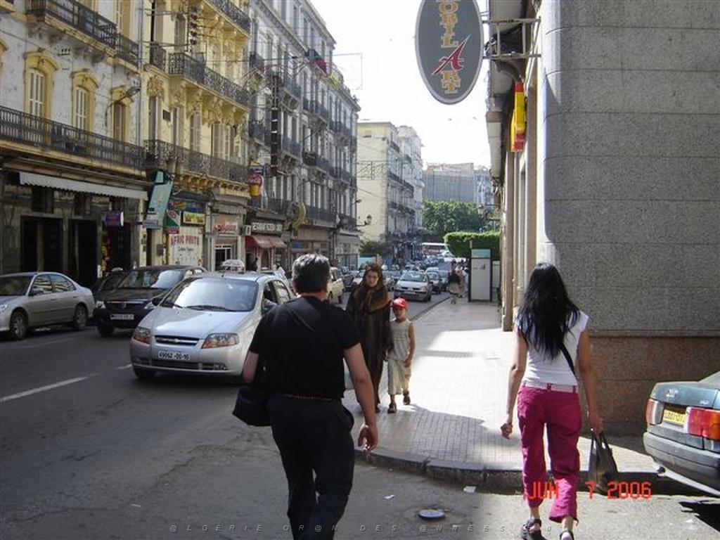 06 2006 ORAN BD CLEMENCEAU.jpg